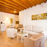 Hotel apartamentowy Gelos House Ornos (Mykonos)