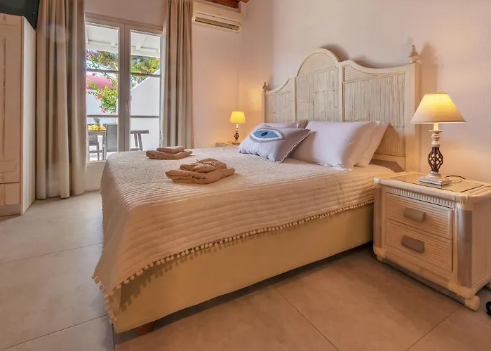 Gelos House Aparthotel