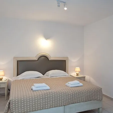 Apart-hotel Gelos House