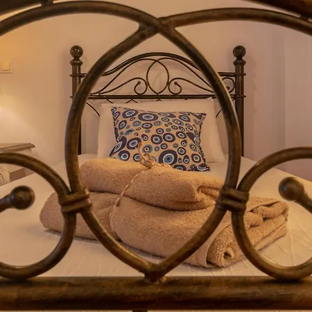 Apart-hotel Gelos House