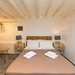 Gelos House 4*