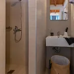 Gelos House