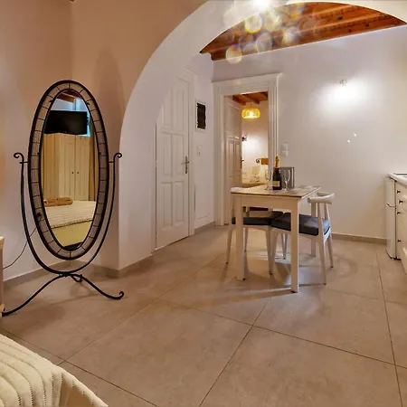 Lägenhetshotell Gelos House 4*