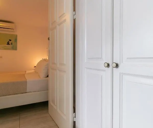 Gelos House אורנוס