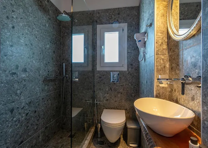 Gelos House מלון דירות 4*